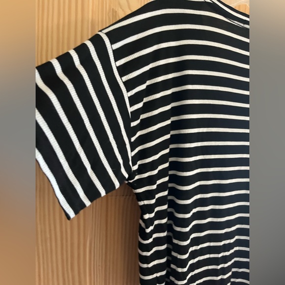 Vans Black and White 1966 Off the Wall Stripped shirt Size M - Picture 6 of 8